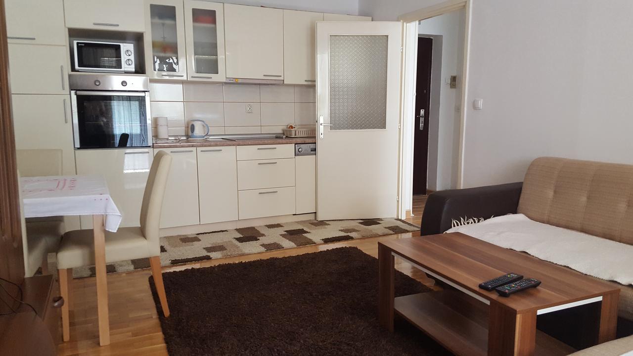Apartment Зениця Екстер'єр фото
